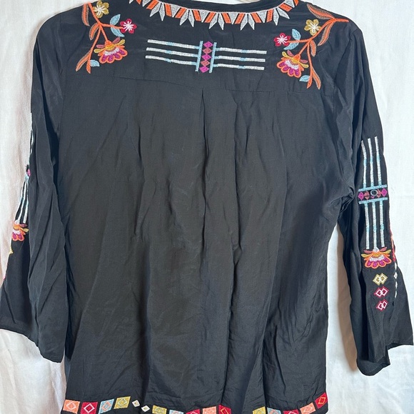AK Women's Embroidered Tops Mexican Shirt - Picture 4 of 7